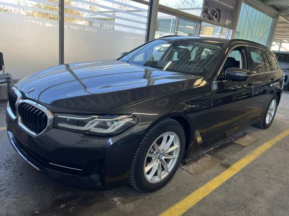 Pogled od napred levo