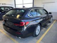 Pogled od pozadi desno