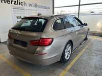 Pogled od pozadi desno