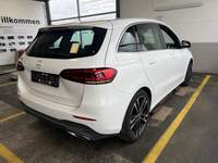 Pogled od pozadi desno