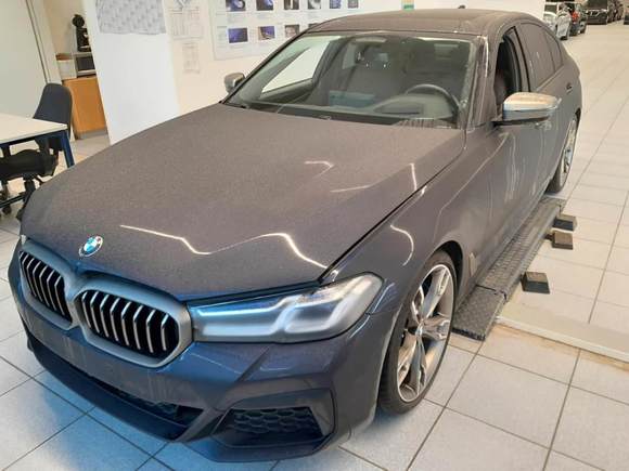 Вид спереди слева