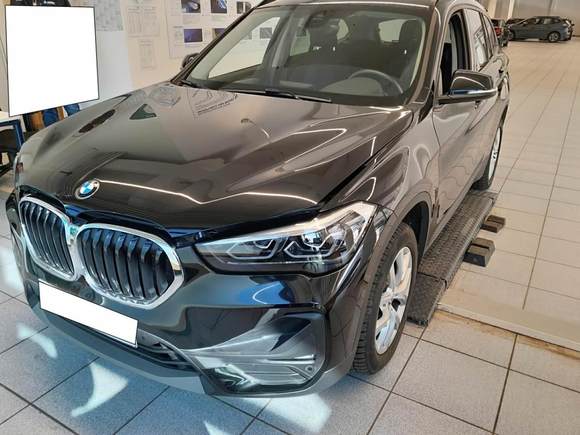 Pogled od napred levo