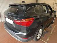 Pogled od pozadi desno