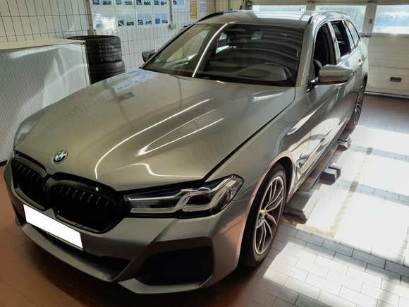 Pogled od napred levo