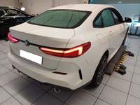 Skats no labās puses aizmugurē