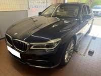 Skats no kreisās puses priekšā