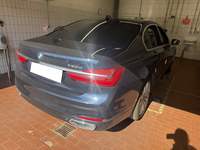 Skats no labās puses aizmugurē