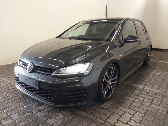 Pogled sprijeda lijevo