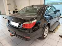 Skats no labās puses aizmugurē