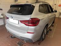 Skats no labās puses aizmugurē