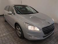 Pogled sprijeda desno