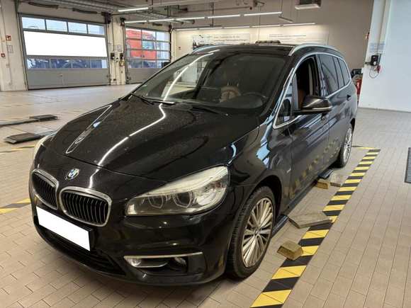 Вид спереди слева