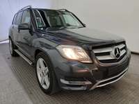 Skats no labās puses priekšā