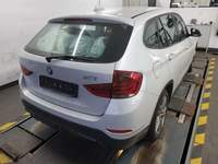 Skats no labās puses aizmugurē