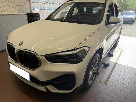 Pogled od napred levo