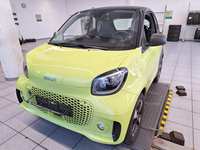 Pogled od napred levo