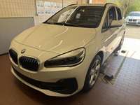 Pogled od napred levo