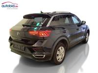 Skats no labās puses aizmugurē