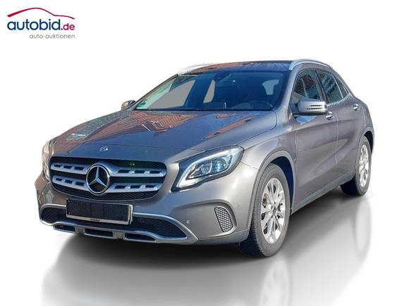 Pogled od napred levo