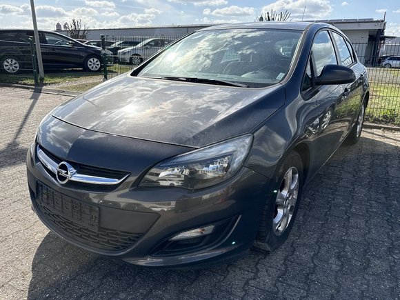 Pogled sprijeda lijevo