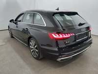 Skats no kreisās puses aizmugurē