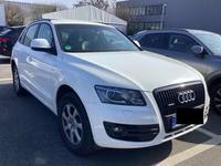 Pogled sprijeda desno