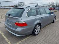 Vue de l’arrière droit