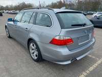 Vue de l’arrière gauche