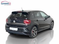 Skats no labās puses aizmugurē