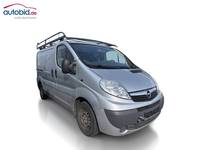 Skats no labās puses priekšā