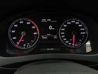 Pohled na přístrojovou desku