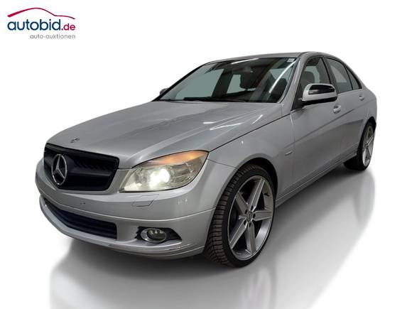 Pogled sprijeda lijevo