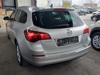 Pogled od pozadi levo