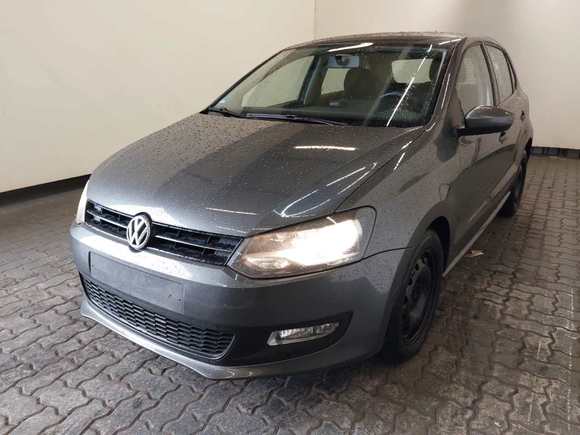 Skats no kreisās puses priekšā