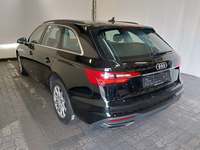 Skats no kreisās puses aizmugurē