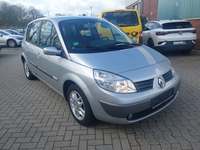 Skats no labās puses priekšā