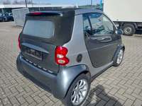 Skats no labās puses aizmugurē