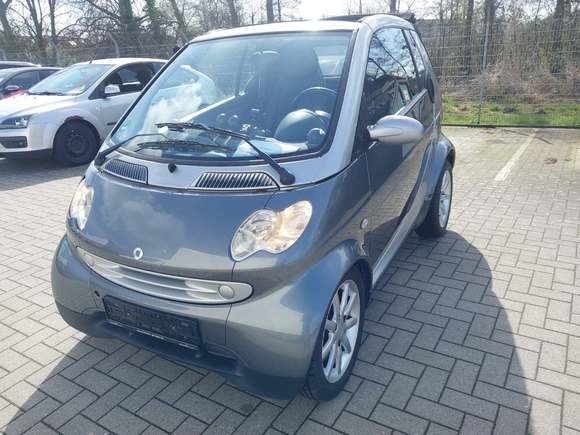 Skats no kreisās puses priekšā