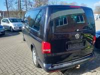 Skats no kreisās puses aizmugurē