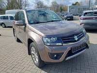 Skats no labās puses priekšā