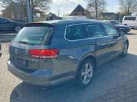 Skats no labās puses aizmugurē