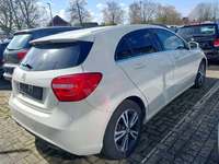 Skats no labās puses aizmugurē