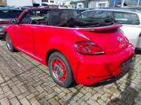 Skats no kreisās puses aizmugurē