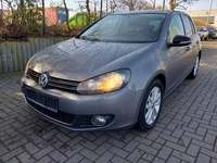 Skats no kreisās puses priekšā