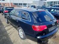 Skats no kreisās puses aizmugurē