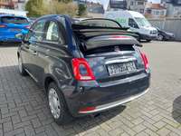 Skats no kreisās puses aizmugurē