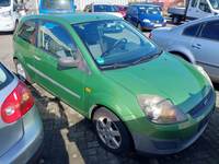 Skats no labās puses priekšā