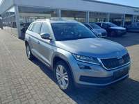 Skats no labās puses priekšā