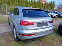 Skats no kreisās puses aizmugurē