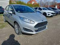 Skats no labās puses priekšā